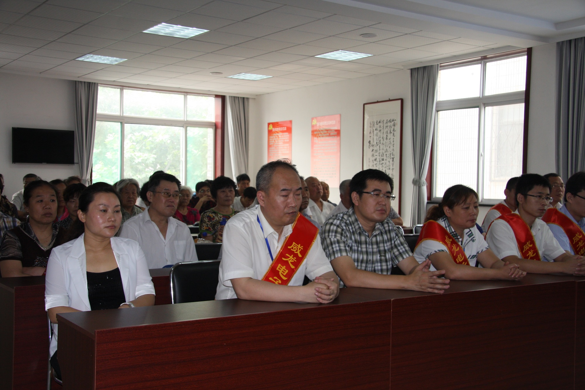 熱烈祝賀“中國共產(chǎn)黨濰坊威龍電子商務(wù)科技有限公司支部委員會(huì)”揭牌